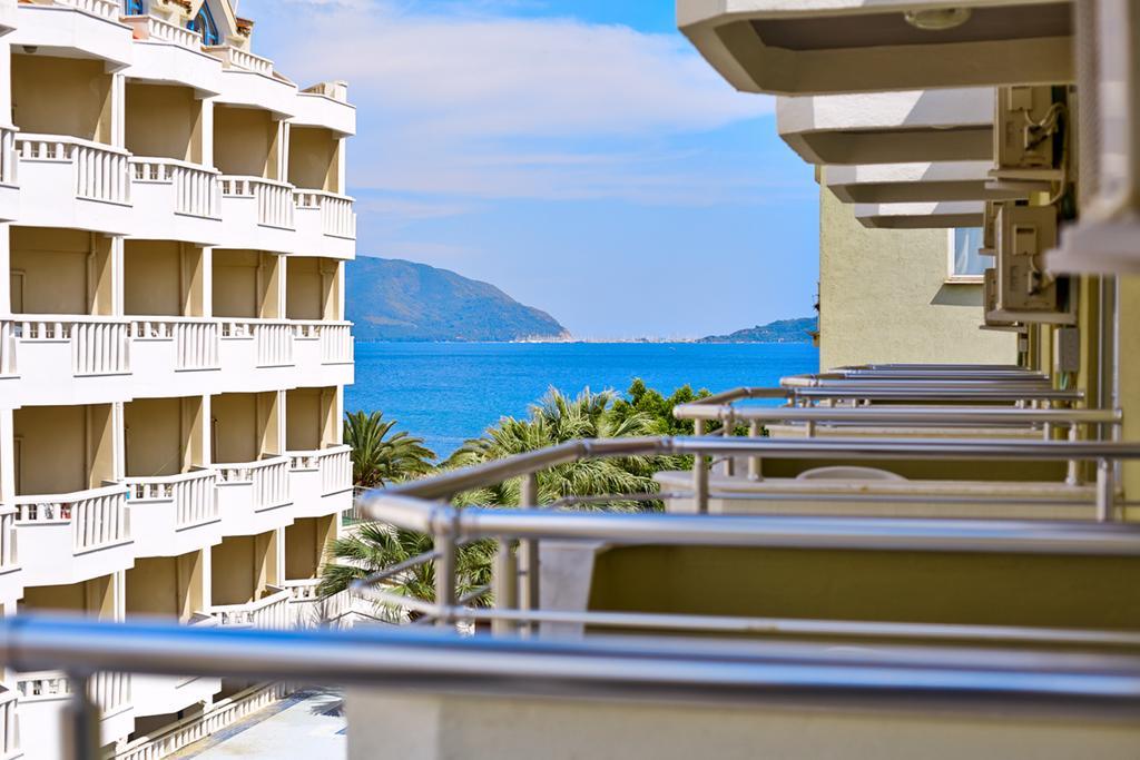 Double or Twin Room Balcony Sea View